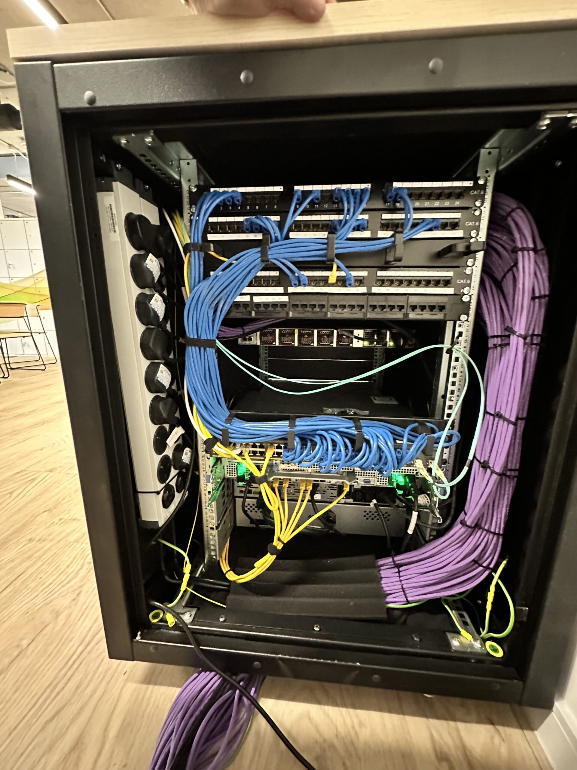 Corvo-networking-data-services-cabinet-structures-desk-setup (9)